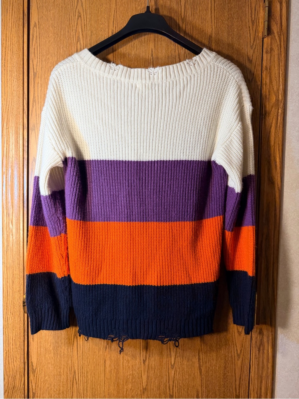 POL Distressed Halloween Colored V-Neck Sweater in Cream, Purple, Orange & Navy - Picture 5 of 5